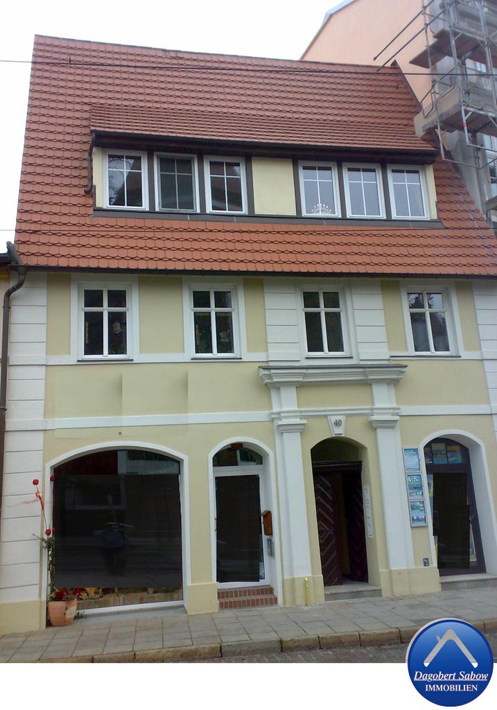 14  Mehrfamilienhaus, 950EUR, 